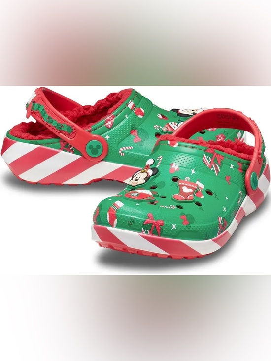 CROCS Other - CROCS Kids Disney Holiday Christmas Fur Lined Clogs Youth J2